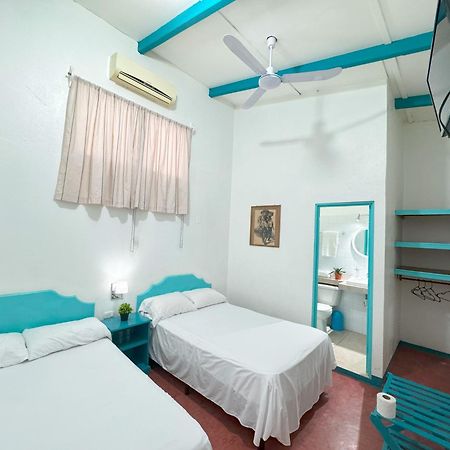 Hotel Petenchel فلوريس المظهر الخارجي الصورة