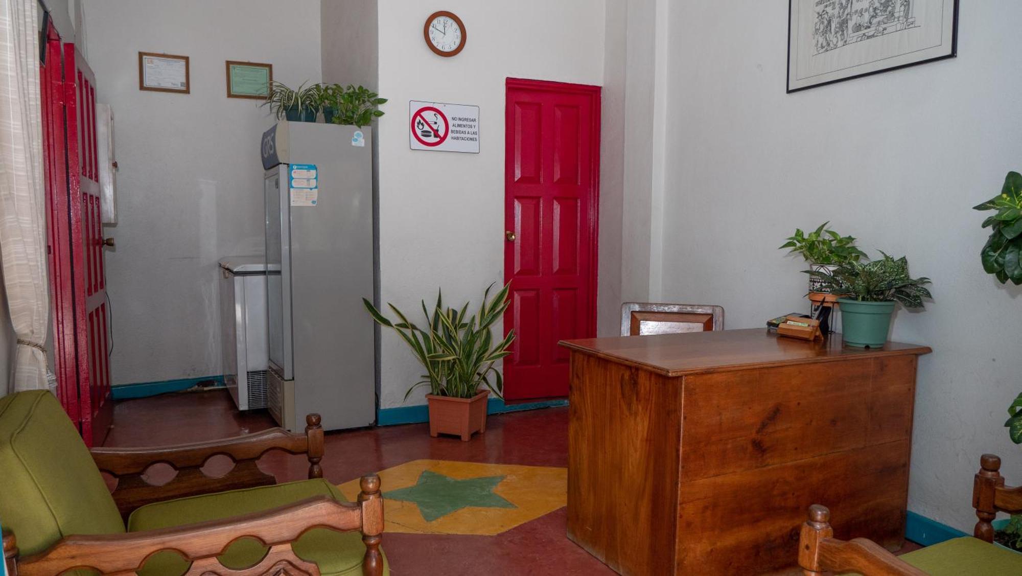 Hotel Petenchel فلوريس المظهر الخارجي الصورة