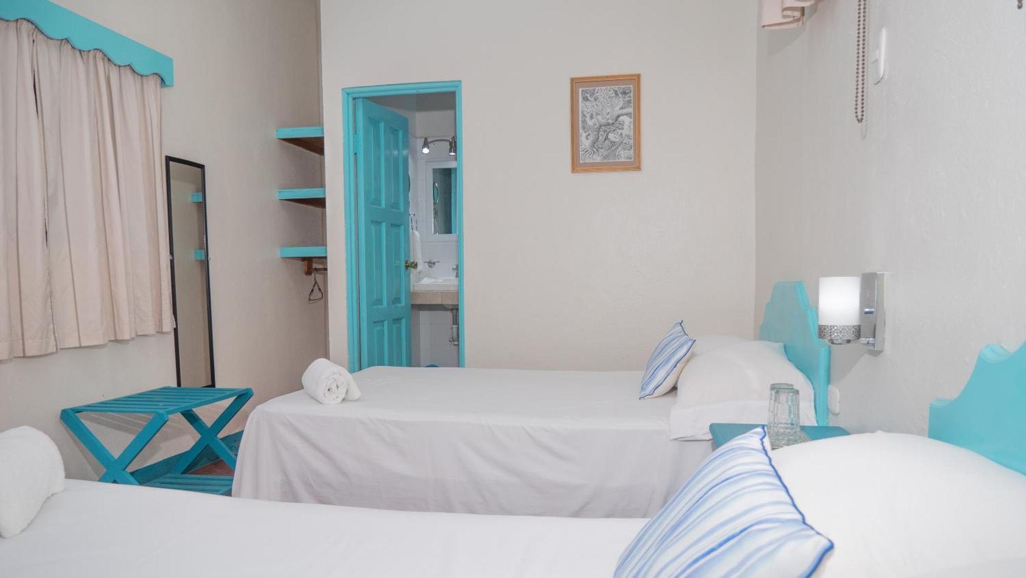 Hotel Petenchel فلوريس المظهر الخارجي الصورة